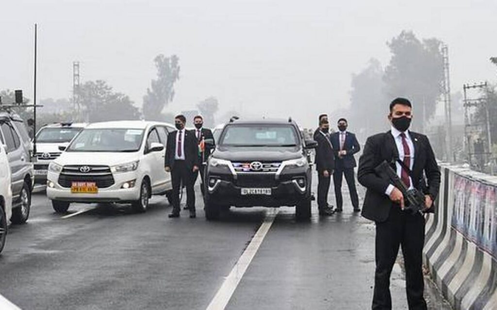 இனி நாட்டு மக்களின் பாதுகாப்பிலும் கவனம் செலுத்துங்கள்.