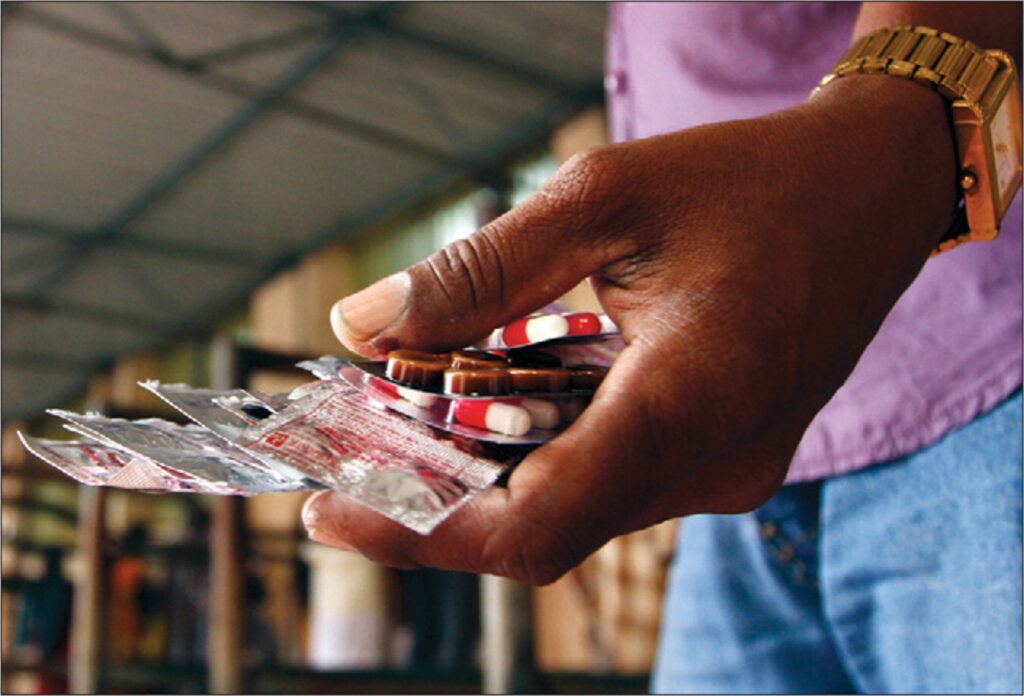 மருந்து விலை உயர்வு: அரசு யார் பக்கம்