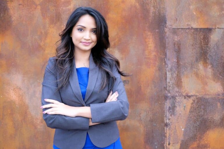 நபீலா இஸ்லாம் – மாகாண செனட் தேர்தலில் வெற்றி பெற்ற முதல் முஸ்லிம் பெண்